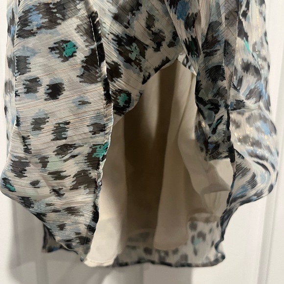 EUC Loft flutter sleeve multicolor animal print top - Picture 4 of 7